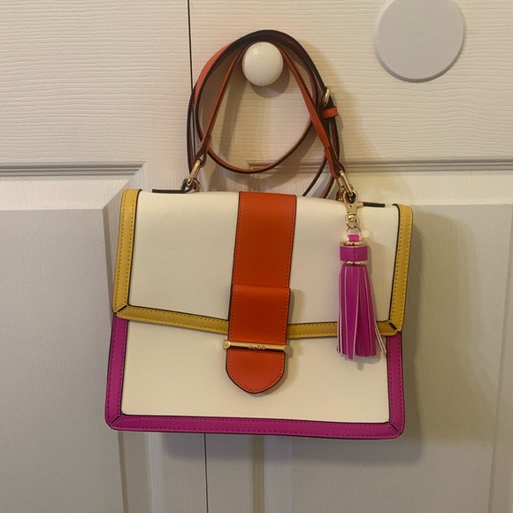 Aldo Handbags - ♻️SOLD♻️NWOT Aldo Bag with adjustable shoulder strap